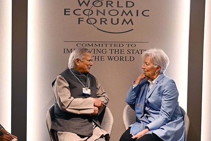 বুধবার সুইজারল্যান্ডের দাভোসে ওয়ার্ল্ড ইকোনমিক ফোরামের বার্ষিক সম্মেলনের ফাঁকে ইউরোপীয় সেন্ট্রাল ব্যাংকের প্রেসিডেন্ট ক্রিস্টিন লাগার্ডের সঙ্গে বৈঠক করেন প্রধান উপদেষ্টা অধ্যাপক মুহাম্মদ ইউনূস