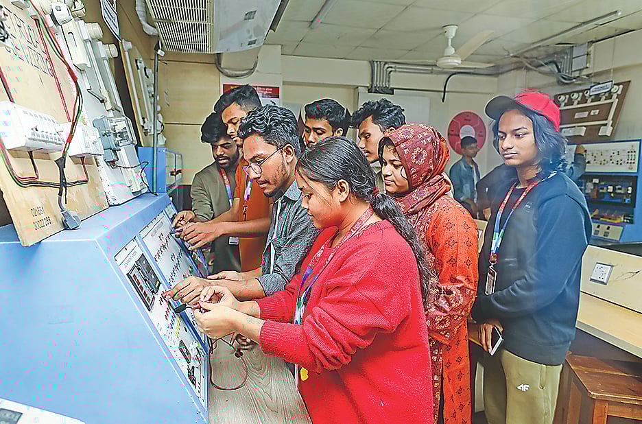 কারিগরি শিক্ষার প্রতি আগ্রহ বাড়ছে