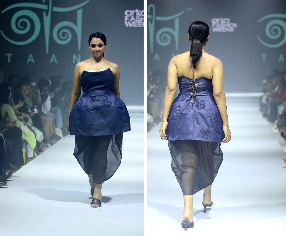 আর্কা ফ্যাশন উইকে এই পোশাকটি নিয়ে আলোচনা চলছে সামাজিক যোগাযোগ মাধ্যমে