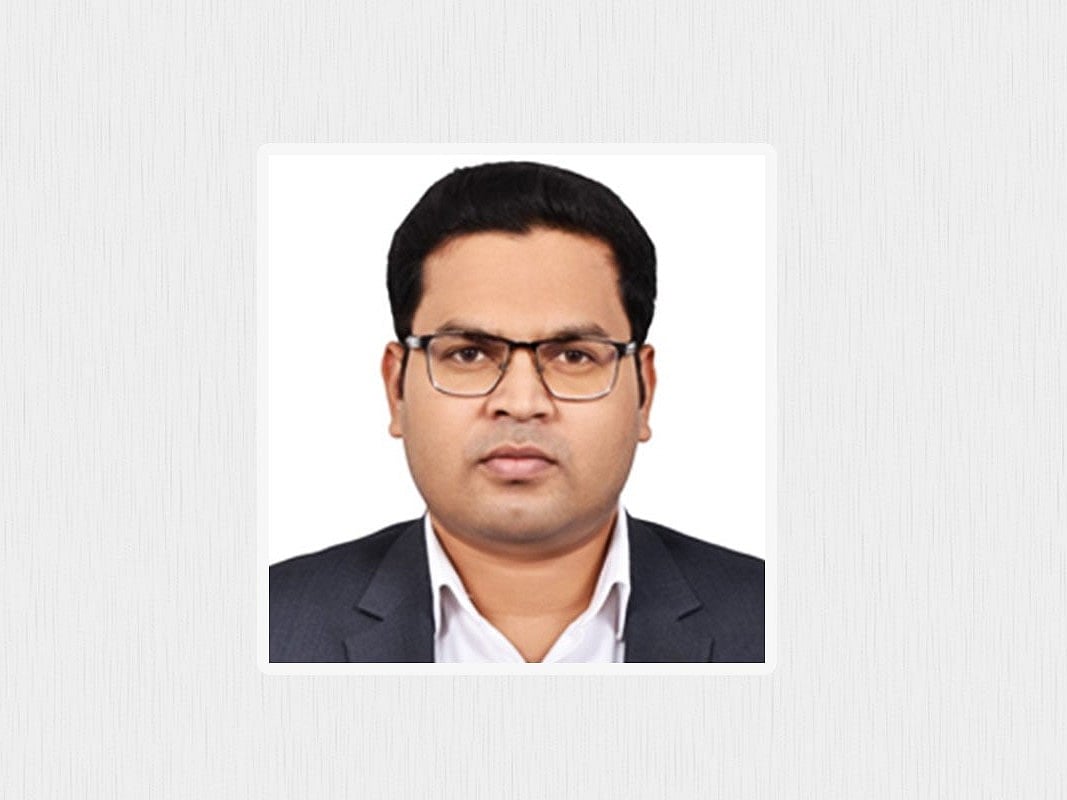 নাভানা ফার্নিচারের প্রধান পরিচালন কর্মকর্তা ইয়ামিন রিখু