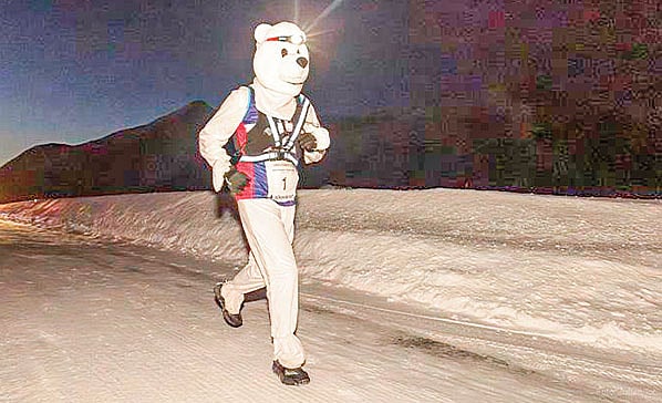 মেরু ভালুক সেজে নরওয়ের পোলারনাইট ম্যারাথনে দৌড়াচ্ছেন গিল পুন্ট