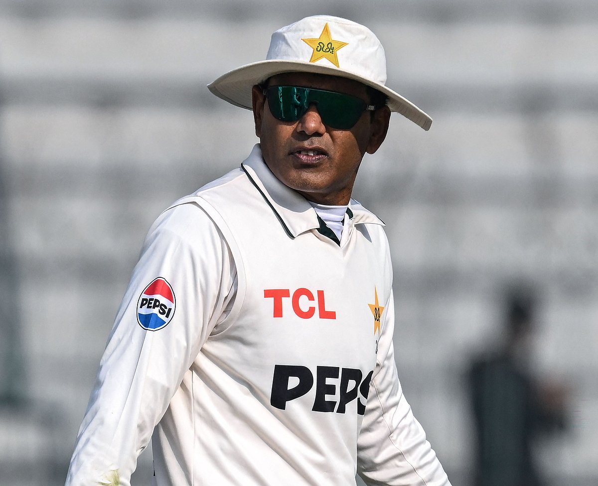 হ্যাটট্রিকে রেকর্ড গড়েছেন নোমান আলী।