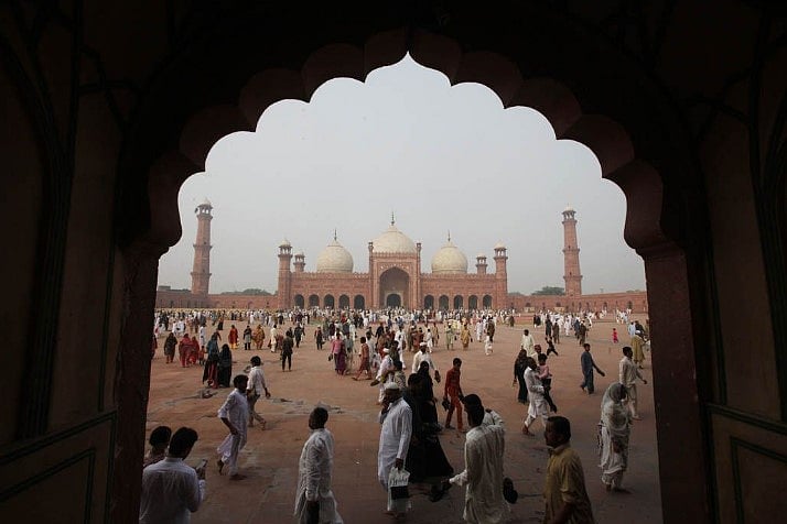 ‘লাহোরের সঙ্গে পরিচিতি আমার ছাত্রজীবন থেকে।’
