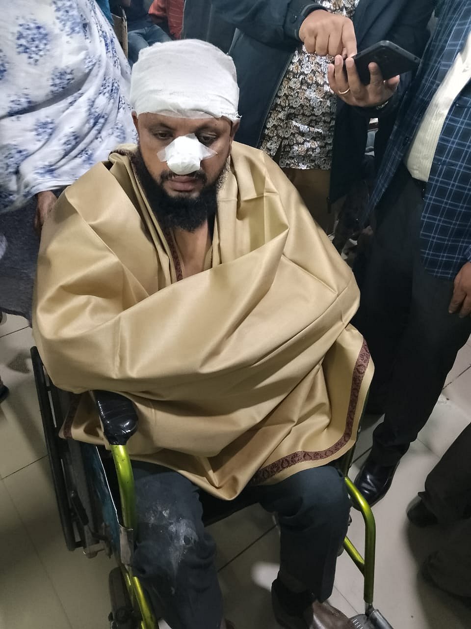 ঢাকা মেডিকেল কলেজ হাসপাতালে পরিবেশ অধিদপ্তরের পরিচালক মো. শওকত আলী