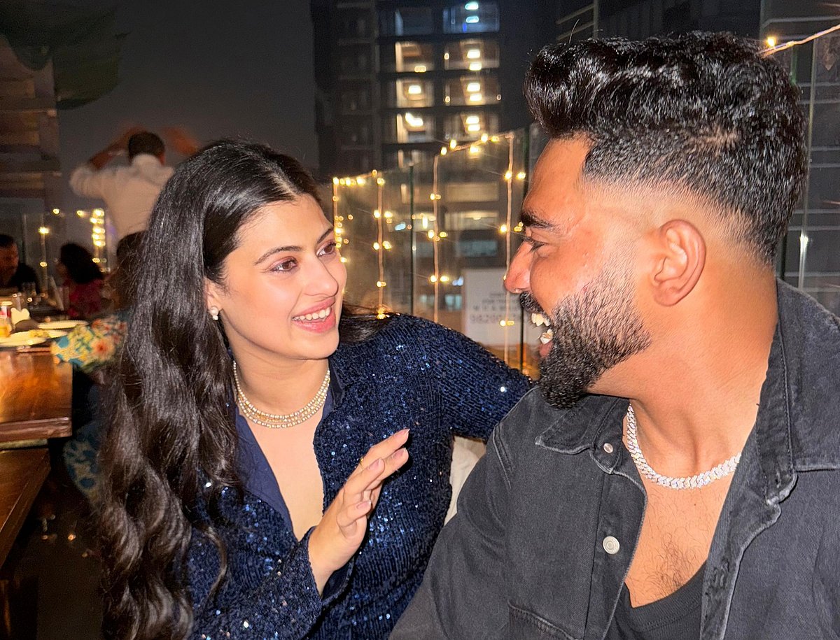 জানাই ভোসলের জন্মদিনে ভারতীয় পেসার মোহাম্মদ সিরাজ