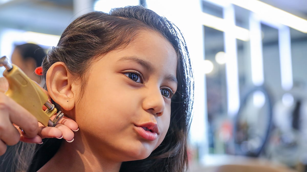 কান ফোঁড়ানোর সময় কানের লতির ওপরের হাড় পরিপক্ব হতে হবে