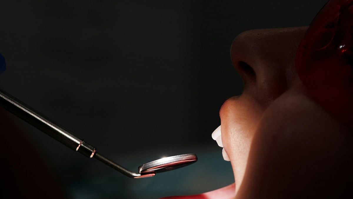 মিউকোসিল মুখগহ্বরের একটি সমস্যা, যা লালা গ্রন্থির ব্লকেজ কিংবা আঘাতের কারণে সৃষ্টি হয়