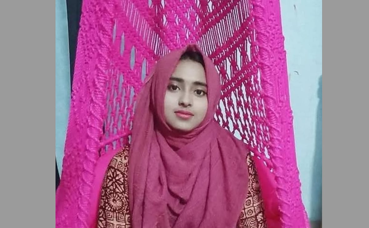 মিমি আক্তার এবার বরিশালের শের-ই-বাংলা মেডিকেল কলেজে এমবিবিএস প্রথম বর্ষে ভর্তির সুযোগ পেয়েছেন