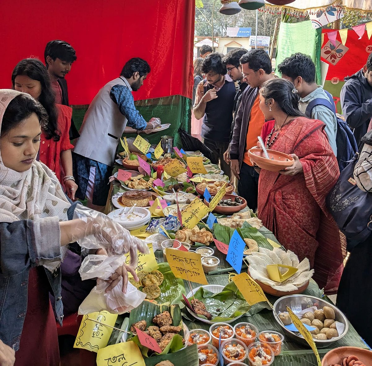 হরেক রকম পিঠা নিয়ে চট্টগ্রাম বিশ্ববিদ্যালয়ে আয়োজিত হয় পিঠা উৎসব