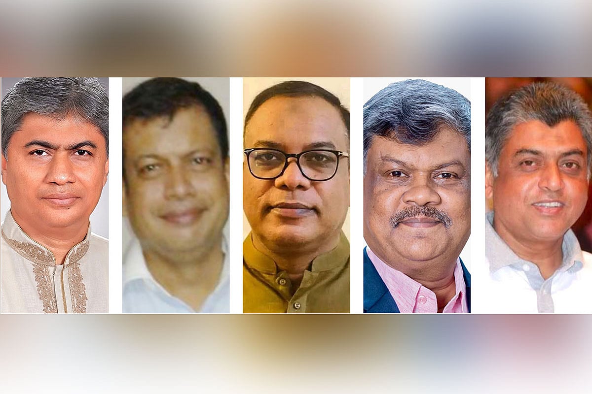 বরিশাল বিভাগে সাংগঠনিক জেলায় সম্মেলন প্রস্তুতি কমিটির আহ্বায়ক হাসান মামুন (বাঁয়ে), হায়দার আলী, দুলাল হাওলাদার, আবু নাসের মোহাম্মদ রহমতুল্লা ও কাজী রওনাকুল ইসলাম