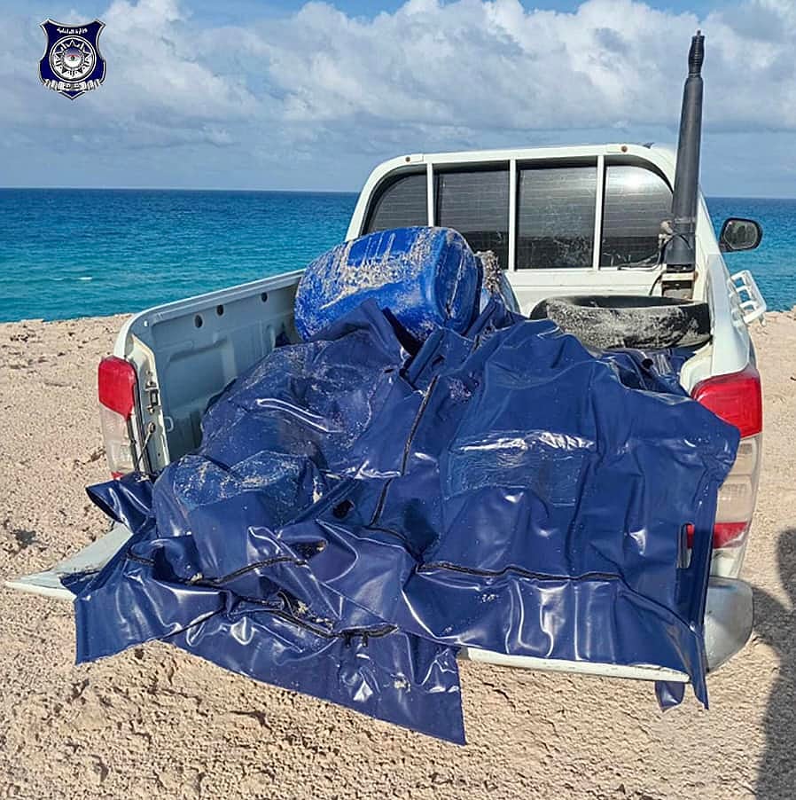 লিবিয়ার পূর্বাঞ্চলে ভূমধ্যসাগরের ব্রেগা তীরে ভেসে আসা মরদেহ