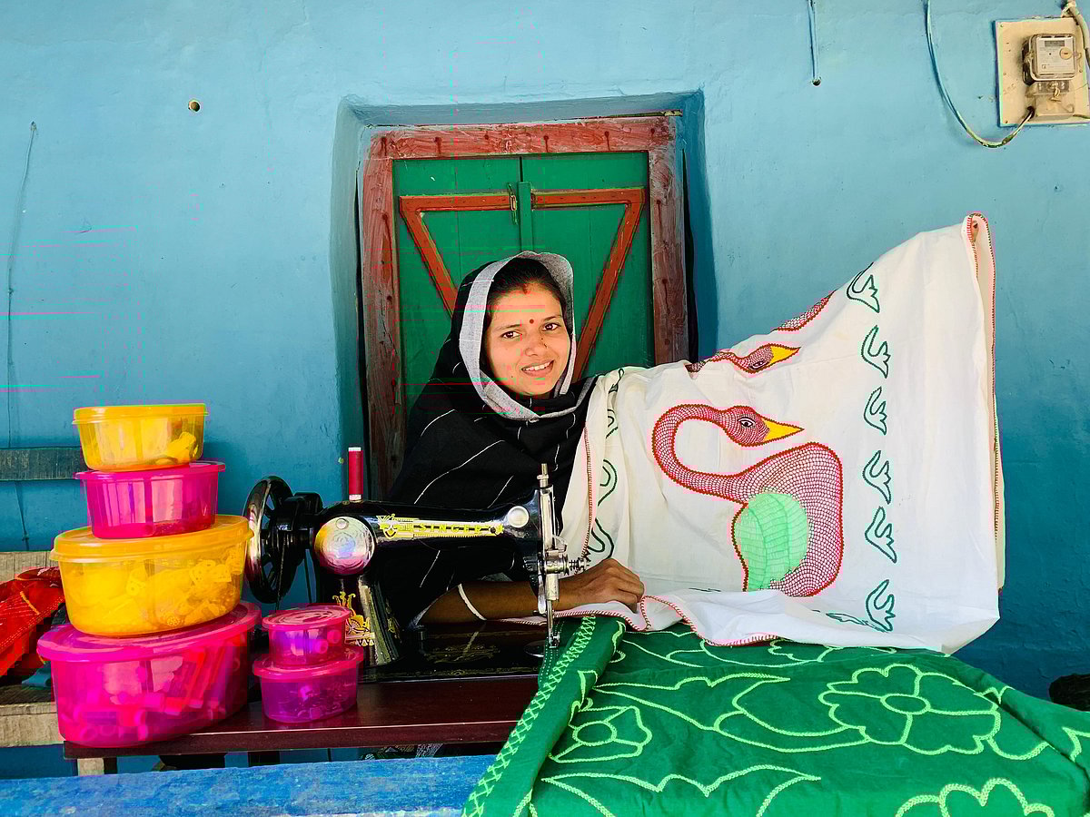 দিপসী রানী ছত্রী ইন্টারনেটের মাধ্যমেই নিজের ব্যবসার প্রসার ঘটাতে পেরেছেন। সিলেটের কানাইঘাট উপজেলার লক্ষ্মীপ্রসাদ ইউনিয়নের নুনছড়া দ্বিতীয় খণ্ড চা-বাগানের বাসিন্দা তিনি