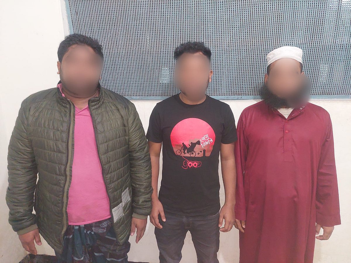 সৌদিপ্রবাসীর কাছ থেকে মুক্তিপণ আদায়ে জড়িত থাকার অভিযোগে গ্রেপ্তার তিন ব্যক্তি