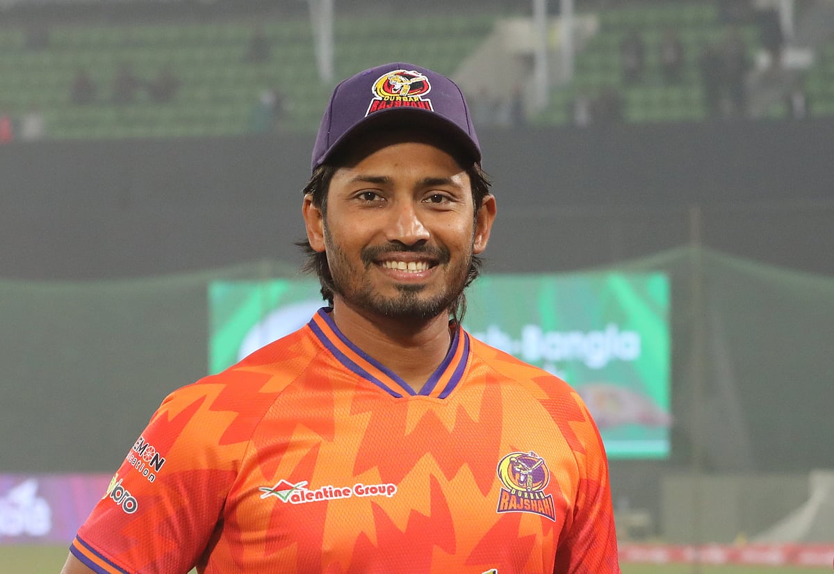 বিসিবির শীর্ষ পর্যায় থেকে জানানো হয়েছে, এনামুলের বিদেশযাত্রায় কোনো নিষেধাজ্ঞা নেই