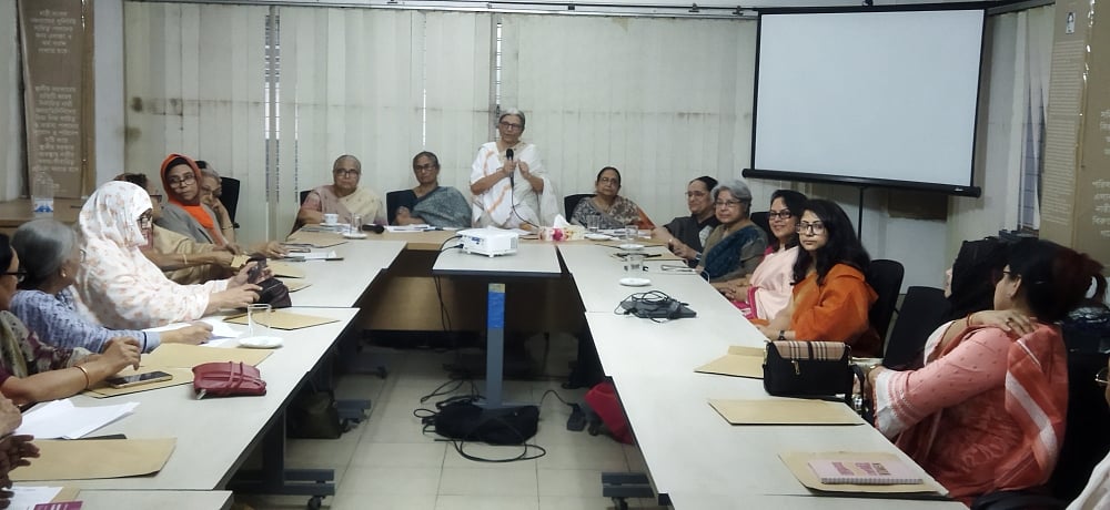 টু ফিঙ্গার টেস্ট করার ক্ষেত্রে হাইকোর্টের দেওয়া নিষেধাজ্ঞা বাস্তবায়ন পর্যালোচনা নিয়ে বাংলাদেশ মহিলা পরিষদ মতবিনিময় সভা করে
