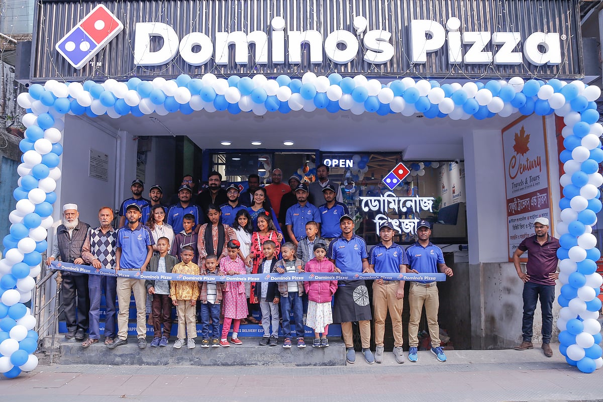‘চিজি হ্যাপিনেসে’র সুযোগ দিতে সম্প্রতি উদ্বোধন করা হয়েছে বিশ্বের বৃহত্তম পিৎজা চেইন ‘ডোমিনোজ পিৎজা’র ৩৭তম আউটলেট