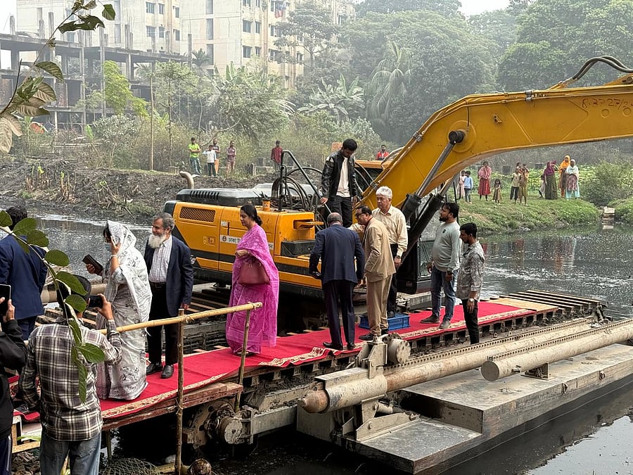 Jinsiy aloqadan keyin u erda qichishadi. Uxlash gozal porno