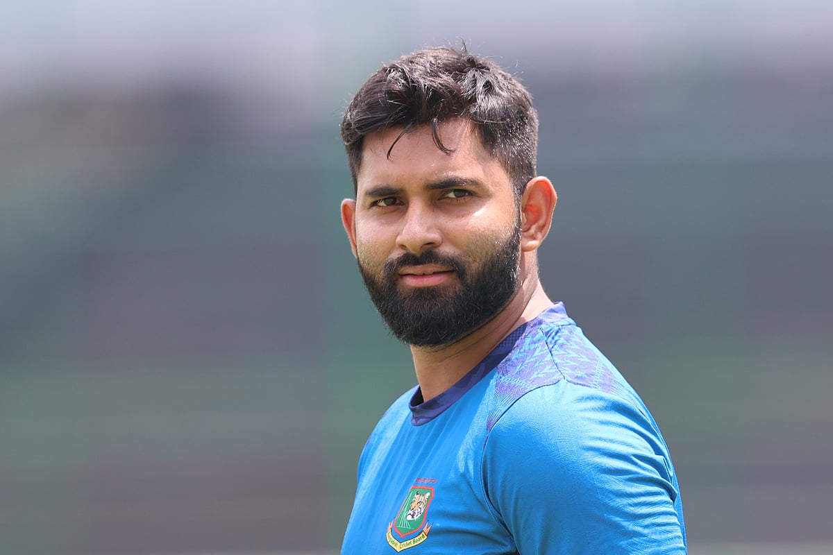 বিপিএলে চিটাগং কিংসের হয়ে রানের মধ্যে আছেন শামীম হোসেন