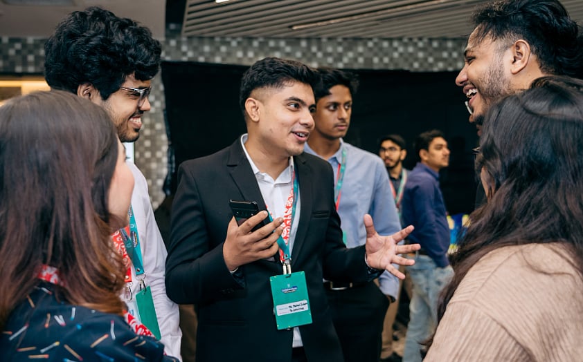 ইন্টার্নশিপের শিক্ষার্থীদের করপোরেট সংস্কৃতির সঙ্গে পরিচয় ঘটে