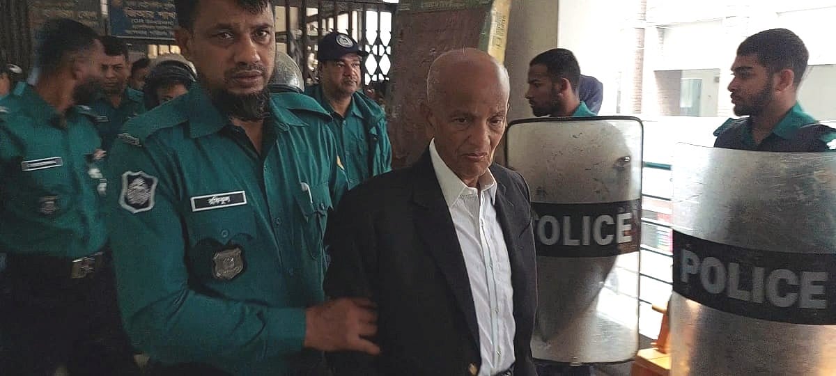 সাবেক শিল্প প্রতিমন্ত্রী কামাল আহমেদ মজুমদারকে আজ সোমবার ঢাকার আদালতে হাজির করা হয়