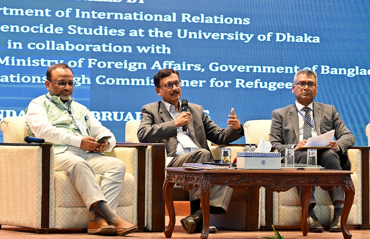 পররাষ্ট্র উপদেষ্টা তৌহিদ হোসেন রোহিঙ্গাবিষয়ক আন্তর্জাতিক সেমিনারে বক্তব্য দেন। ঢাকা, ৩ ফেব্রুয়ারি