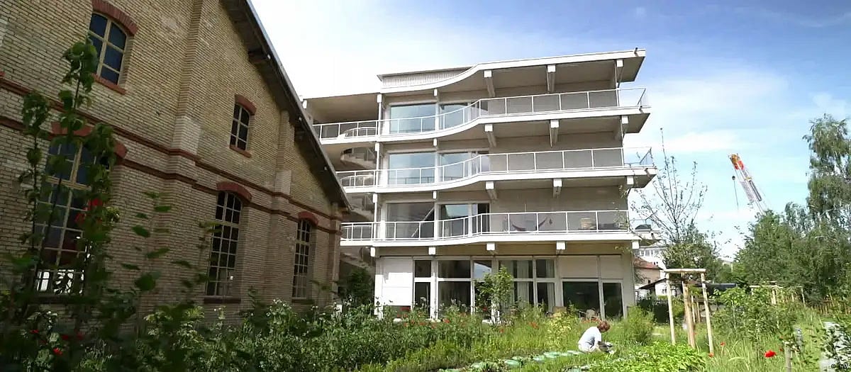 সুইজারল্যান্ডের জলবায়ুবান্ধব অ্যাপার্টমেন্ট