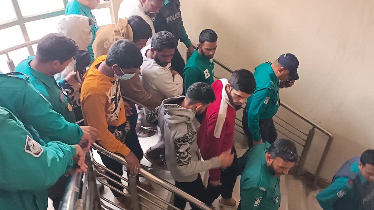 ১১ আসামিকে আজ সকালে আদালতে হাজির করা হয়