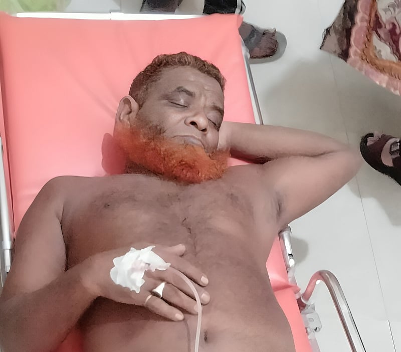 ছররা গুলিবিদ্ধ ব্যক্তিকে হাসপাতালে ভর্তি করা হয়েছে। গতকাল সোমবার বেলা তিনটার দিকে নবীনগর উপজেলা স্বাস্থ্য কমপ্লেক্সে