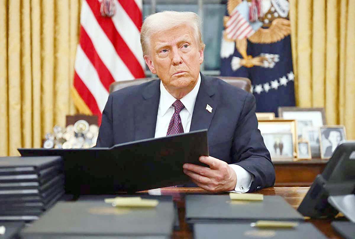 চীনসহ বিভিন্ন দেশের পণ্যের ওপর শুল্ক বাড়িয়েছেন ডোনাল্ড ট্রাম্প