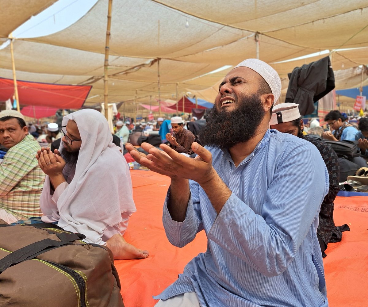 আখেরি মোনাজাতের মধ্য দিয়ে শেষ হলো তাবলিগের শুরায়ে নেজাম বা মাওলানা জোবায়েরের অনুসারীদের দ্বিতীয় ধাপের ইজতেমা। আজ বুধবার দুপুরে