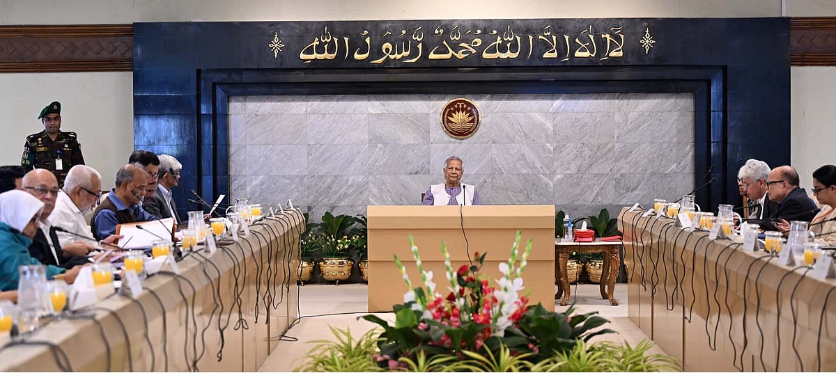 প্রধান উপদেষ্টা অধ্যাপক মুহাম্মদ ইউনূস উপদেষ্টা পরিষদের বৈঠকে সভাপতিত্ব করেন। আজ বৃহস্পতিবার