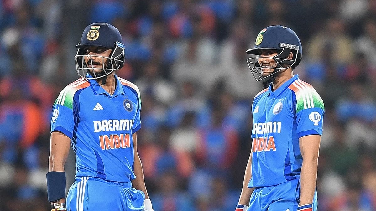 ফিফটি করেছেন দুজনই