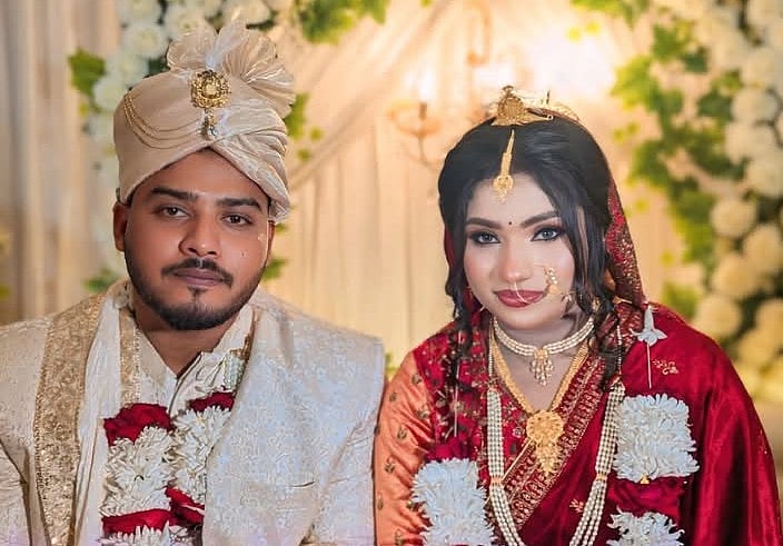 নবদম্পতি সাখাওয়াত হোসেন ও মাবিয়া আক্তার