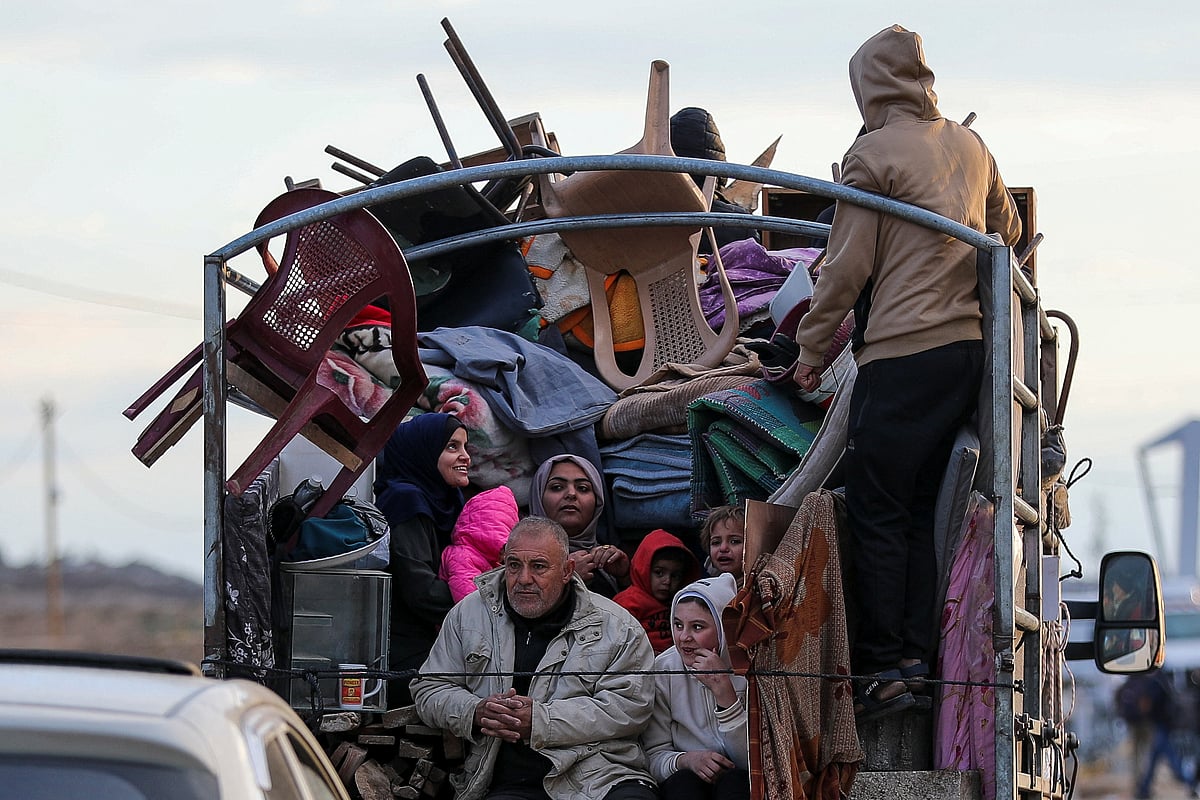 নেতজারিম করিডর থেকে ইসরায়েলি সেনারা সরে যাওয়ার পর বেসামরিক লোকজন গাজার উত্তরে যাচ্ছেন