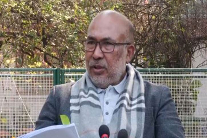 Sperma oyoqlarimga oqib tushadi Porno yulduz kokrak video