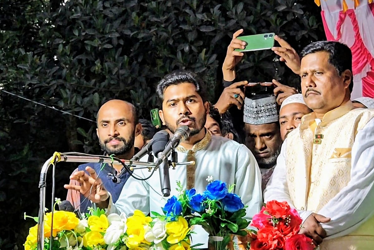 পাকুন্দিয়া উপজেলা সদর ঈদগাহ মাঠে পাকুন্দিয়া উপজেলা গণ অধিকার পরিষদ আয়োজিত জনসভায় বক্তব্য দেন নুরুল হক। গতকাল শনিবার সন্ধ্যায়