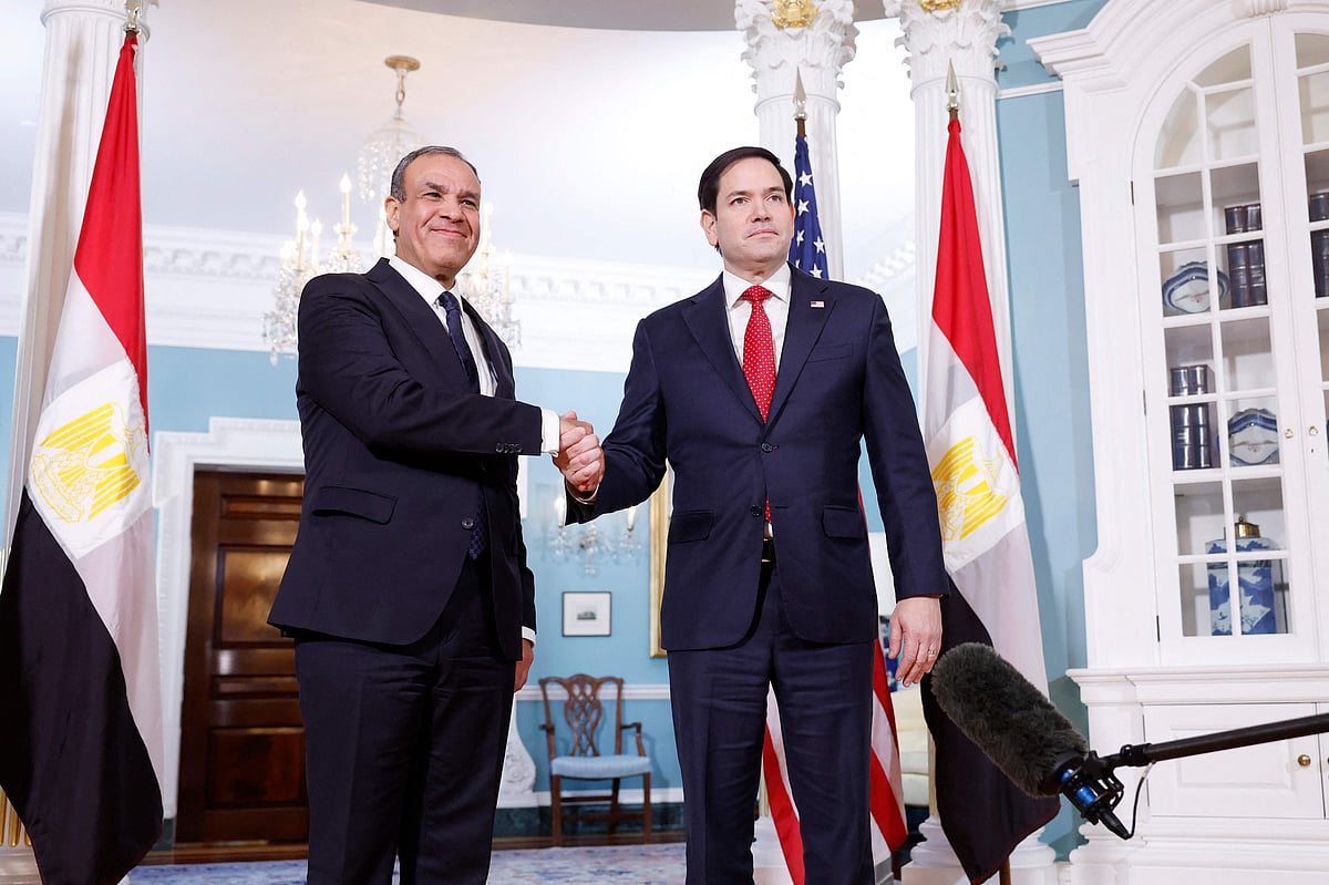 মিসরের পররাষ্ট্রমন্ত্রী বদর আবদেলাত্তি (বাঁয়ে) ও যুক্তরাষ্ট্রের পররাষ্ট্রমন্ত্রী মার্কো রুবিও। যুক্তরাষ্ট্রের পররাষ্ট্র দপ্তরে, ১০ ফেব্রুয়ারি ২০২৫