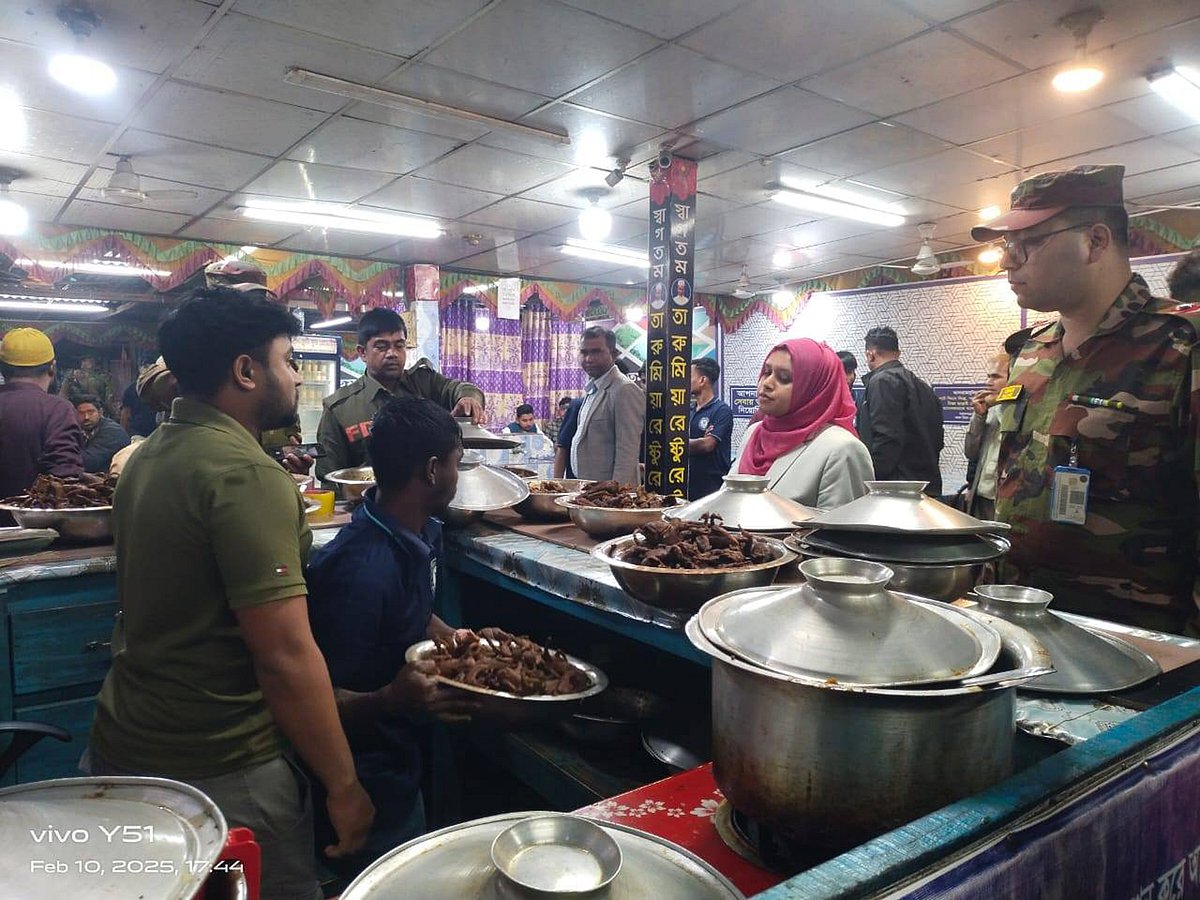 জৈন্তাপুর উপজেলার হরিপুরে রান্না করা পাখির মাংস বিক্রি করছিল দুই রেস্তোরাঁয়। গতকাল সোমবার রাতে