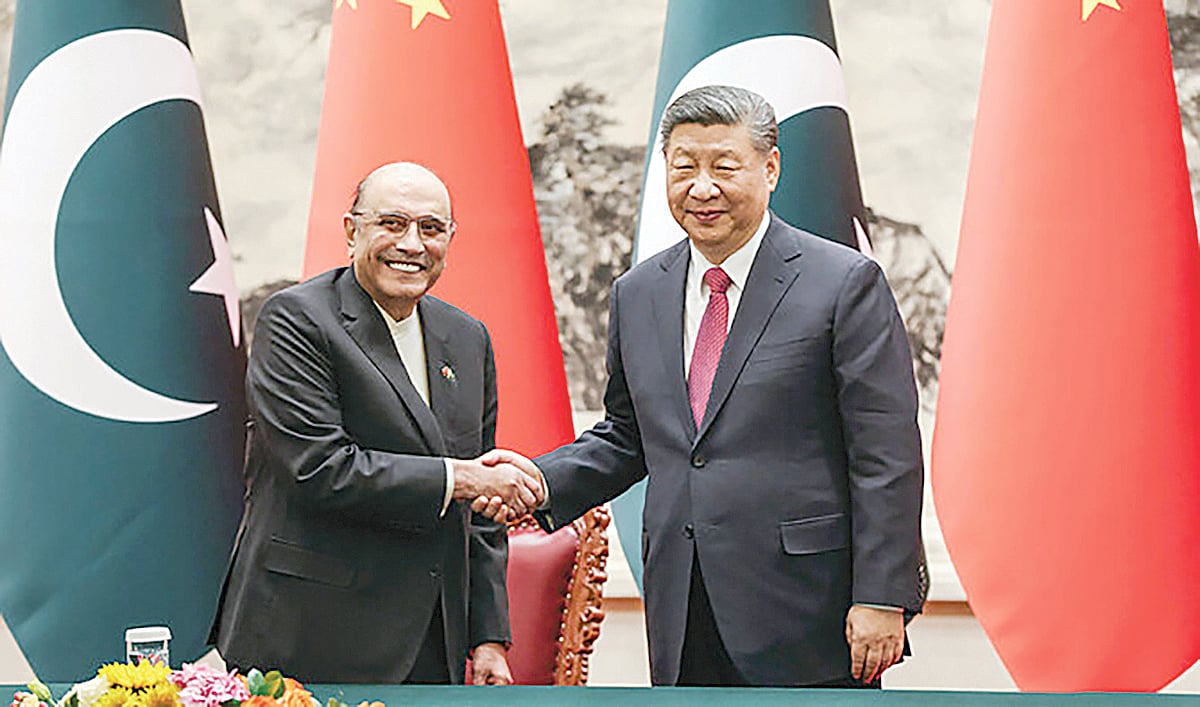 পাকিস্তানের প্রেসিডেন্ট আসিফ আলী জারদারি ও চীনের প্রেসিডেন্ট সি চিন পিং