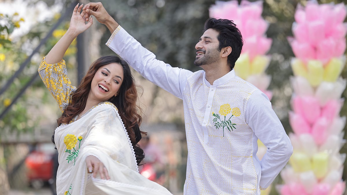 এ ধরনের নকশার সুতির শাড়ি আর পাঞ্জাবিতে আরাম পাওয়া যাবে সারা দিন