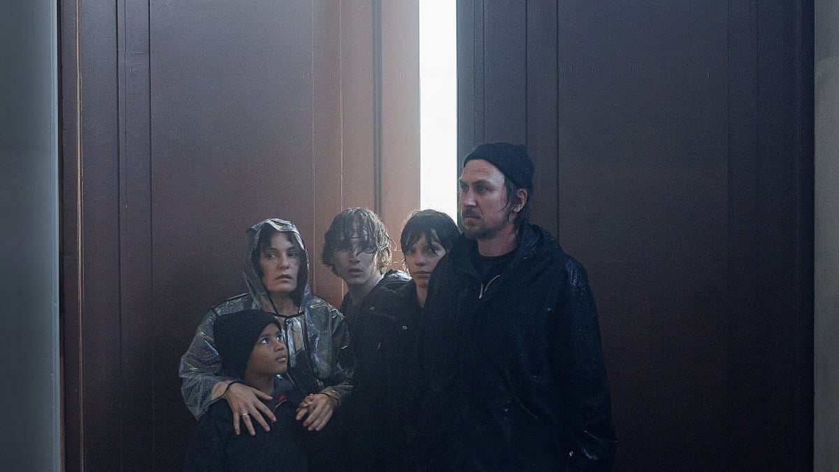 ‘দ্য লাইট’ সিনেমার দৃশ্য। আইএমডিবি