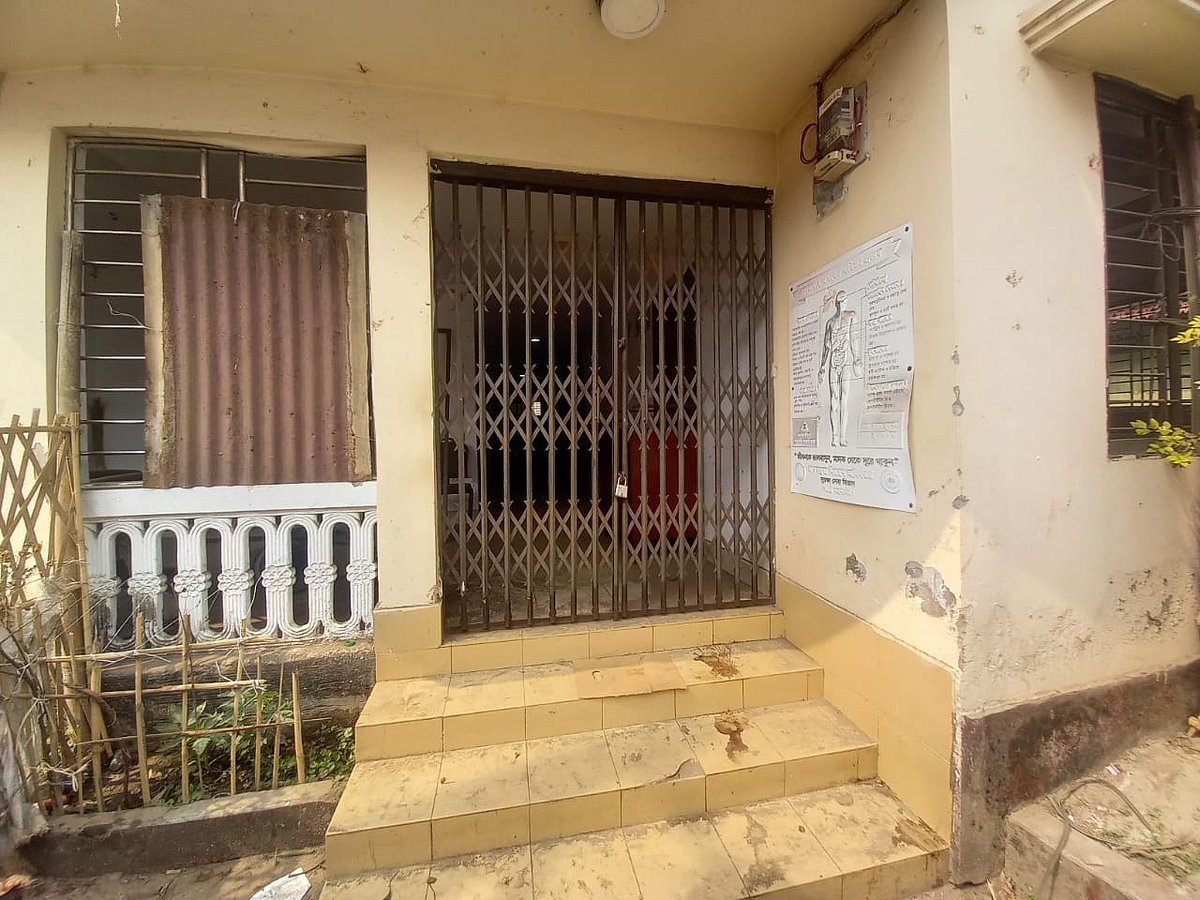 সুনামগঞ্জ চেম্বার অব কমার্স ভবনে তালা ঝুলছে। গতকাল বৃহস্পতিবার বিকেলে