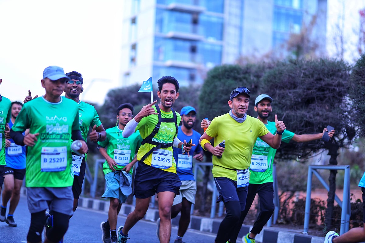 দেশ ও বিদেশের ২ হাজার ৫০০–এরও বেশি দৌড়বিদ এই প্রতিযোগিতায় অংশ নেন। আজ শুক্রবার সকালে ঢাকার হাতিরঝিলে