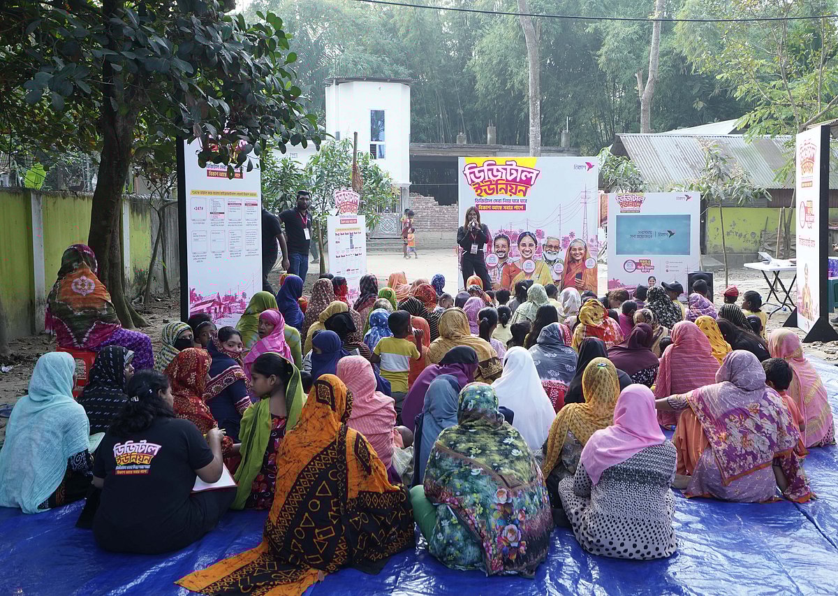 গ্রামীণ জনপদের মানুষকে সহজ ও নিরাপদ ডিজিটাল লেনদেনের সঙ্গে পরিচয় করিয়ে দিতে ‘ডিজিটাল ইউনিয়ন’ শীর্ষক কার্যক্রম শুরু করেছে বিকাশ