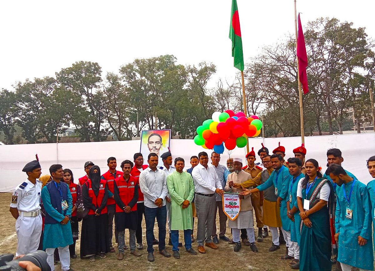 কবি জীবনানন্দ দাশের ১২৬তম জন্মবার্ষিকী তাঁর কর্মস্থল ব্রজমোহন কলেজে আয়োজন করা হয়েছে তিনদিনব্যাপী জীবনানন্দ মেলা। আজ সোমবার সকালে মেলার উদ্বোধন করেন কলেজ অধ্যক্ষ তাজুল ইসলাম