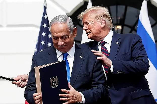 যুক্তরাষ্ট্রের প্রেসিডেন্ট ডোনাল্ড ট্রাম্প (ডানে) ও ইসরায়েলের প্রধানমন্ত্রী বেনিয়ামিন নেতানিয়াহু