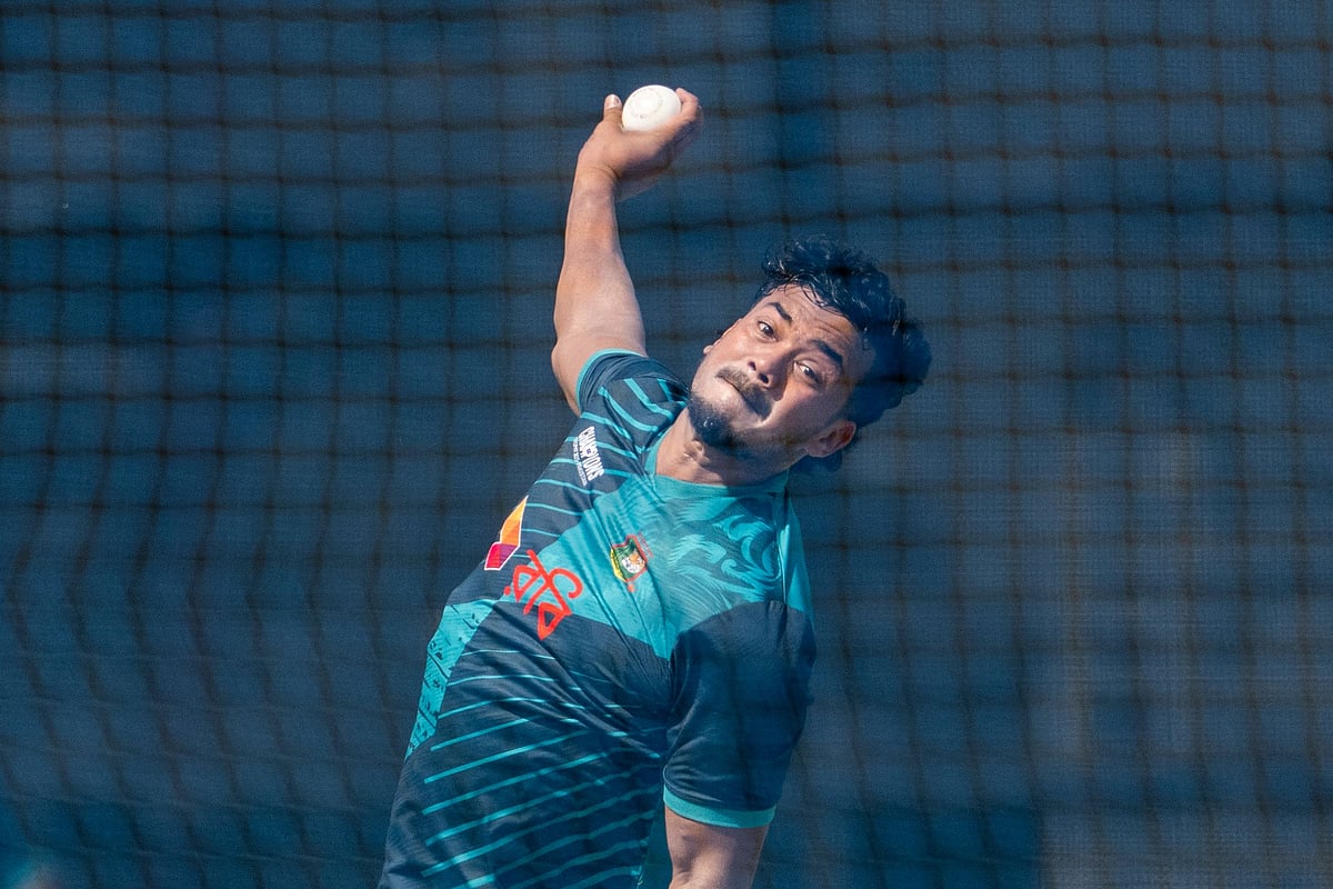 অনুশীলনে বাংলাদেশের পেসার তাসকিন আহমেদ