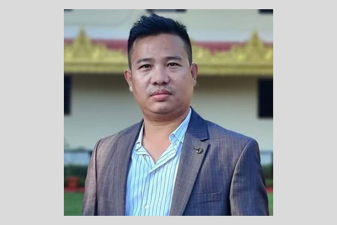 রাঙামাটি জেলা ছাত্রলীগের সাবেক সাধারণ সম্পাদক প্রকাশ চাকমা