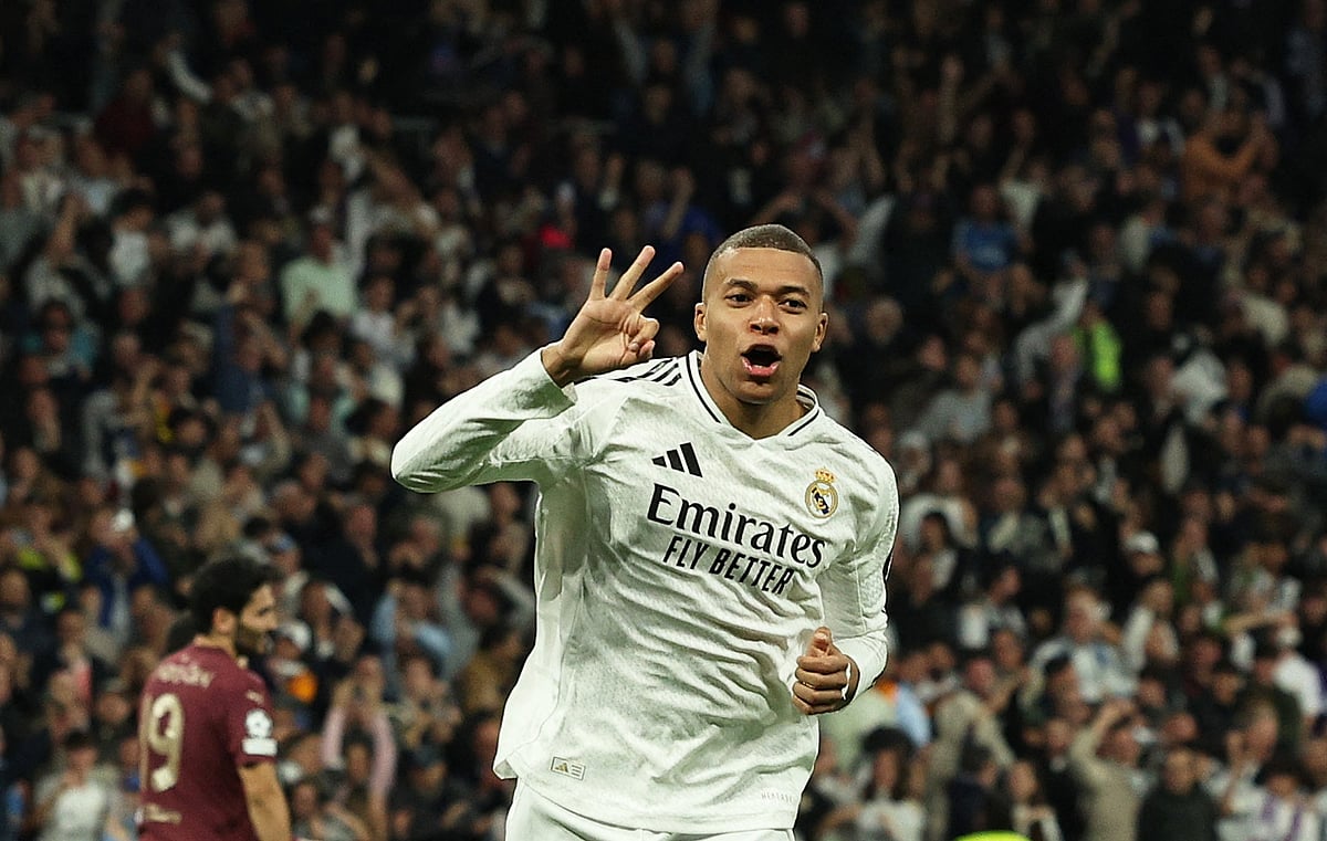 এমবাপ্পের গোল উদ্‌যাপন