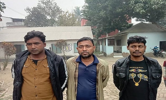 গ্রেপ্তার হওয়া তিন বন্ধু